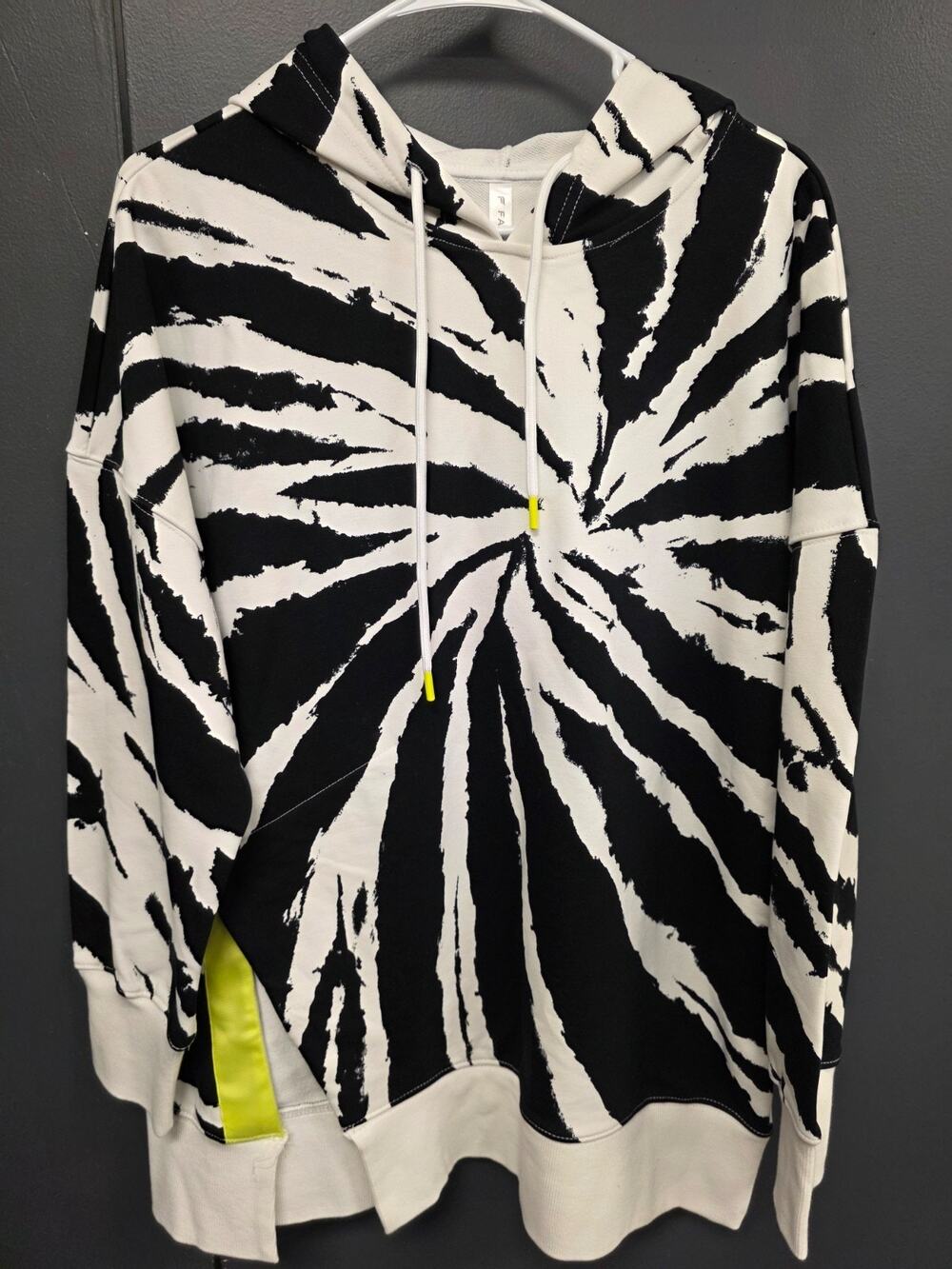Jasmine side slit pullover 1006